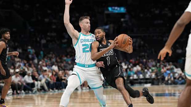 Gordon Hayward, Mikal Bridges